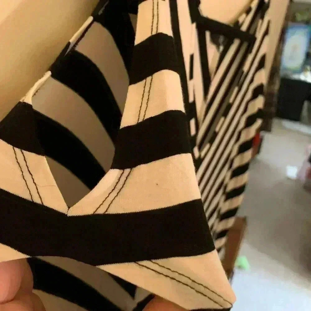 Black and White Open Shoulder Top - Picture 3 of 5